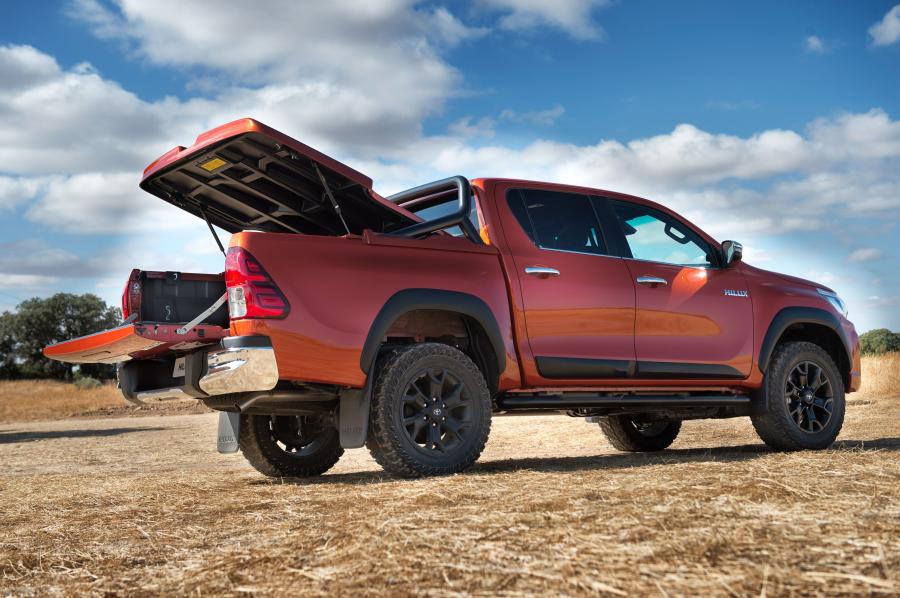  Toyota Hilux Legend Raider Double Cab 2018 года  (ES) (фото 25 из 40)